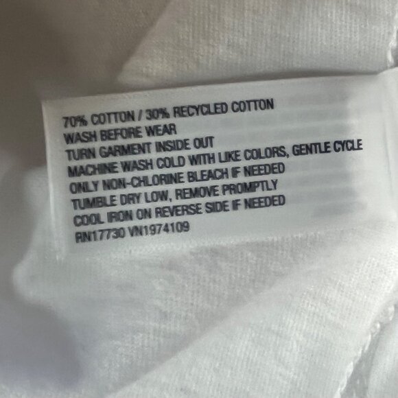 Universal Thread Graphic Tshirt Show More Love Womens Large White New - Picture 9 of 9